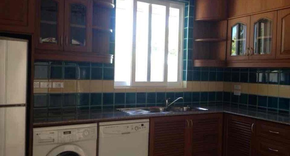 For rent 3 bedrooms villa in Bang Lamung, Chonburi
