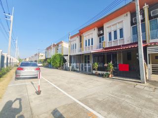 出售 3 卧室 联排别墅 在 Mueang Samut Sakhon, Samut Sakhon