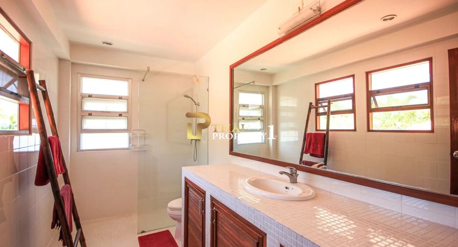 For sale 3 bedrooms villa in Hua Hin, Prachuap Khiri Khan