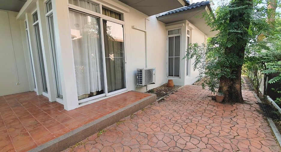 For rent 3 bedrooms house in Wang Thonglang, Bangkok