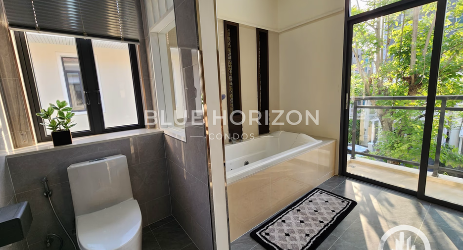 For sale 4 bedrooms house in Bang Lamung, Chonburi