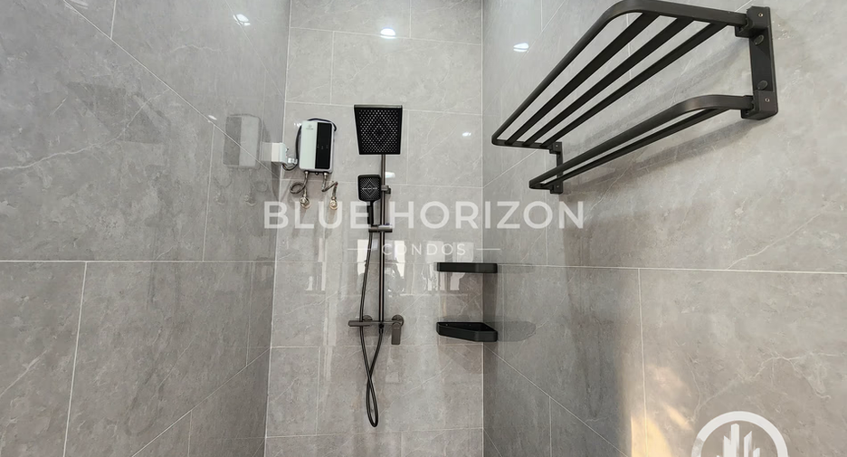 For sale 4 bedrooms house in Bang Lamung, Chonburi