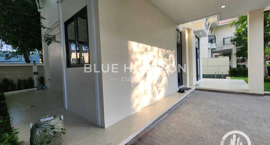 For sale 4 bedrooms house in Bang Lamung, Chonburi