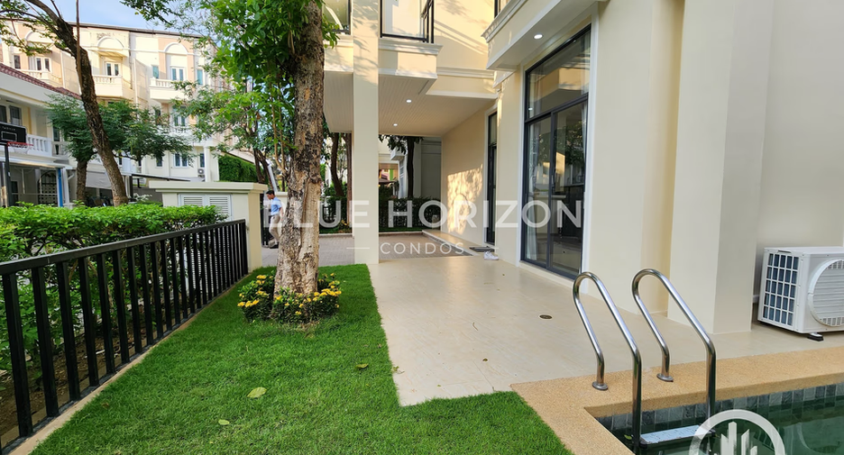 For sale 4 bedrooms house in Bang Lamung, Chonburi