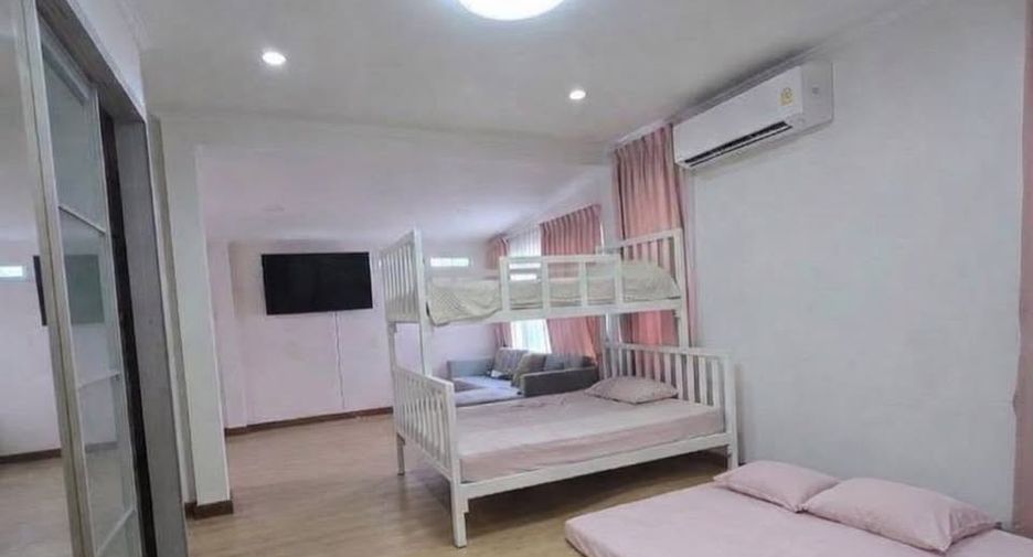 For rent 5 bedrooms house in Bang Kapi, Bangkok