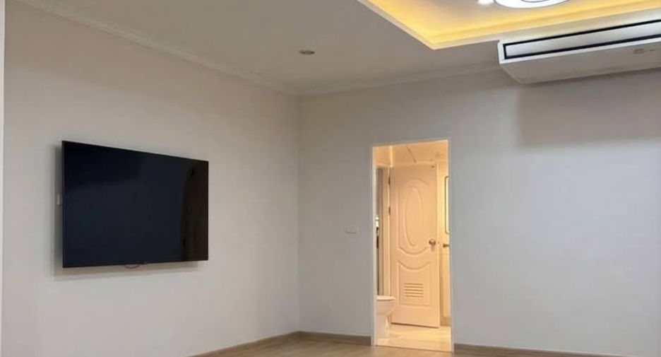 For rent 5 bedrooms house in Bang Kapi, Bangkok