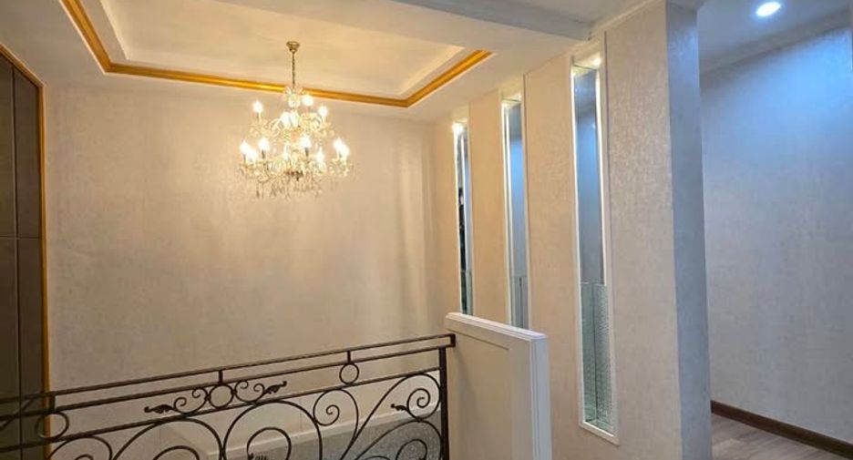 For rent 5 bedrooms house in Bang Kapi, Bangkok