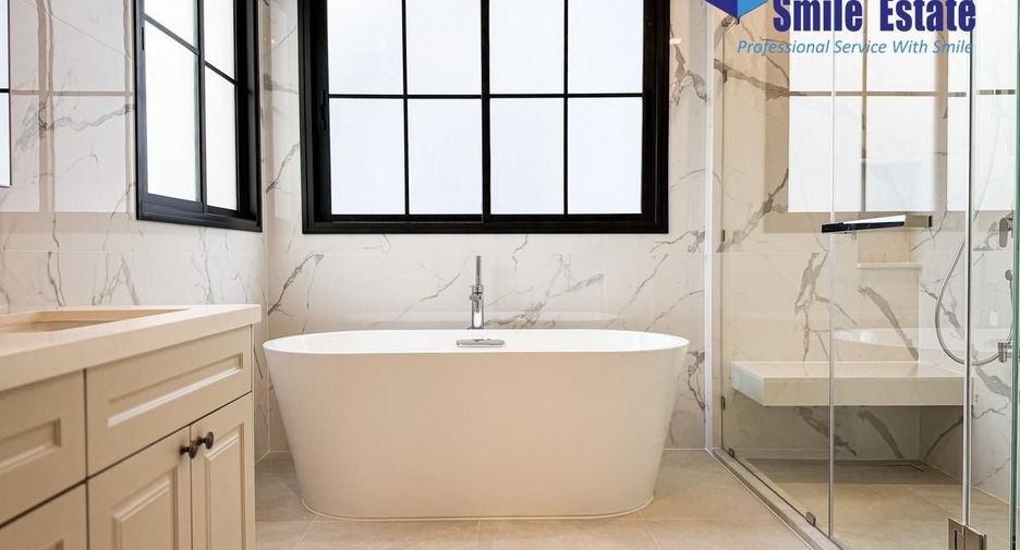Casa en alquiler de 4 habitaciones en Bang Khen, Bangkok