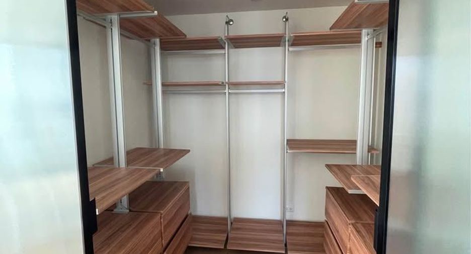 Wohnung zur Miete und zum Kauf mit 3 Zimmer in Sathon, Bangkok
