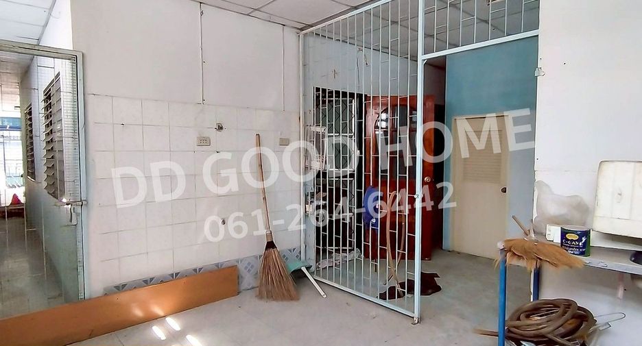 Продажа 3 спальни таунхаус в Mueang Nakhon Ratchasima, Накхон Ратчасима