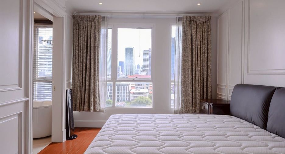 For rent 2 bedrooms condo in Watthana, Bangkok