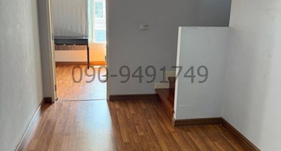 For rent 3 bedrooms townhouse in Suan Luang, Bangkok