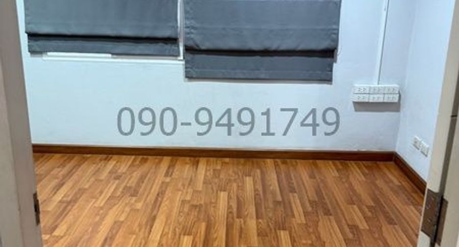 For rent 3 bedrooms townhouse in Suan Luang, Bangkok