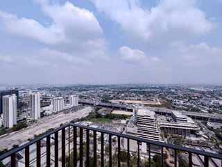 For rent 3 ベッドルーム condo in Bang Phli, Samut Prakan