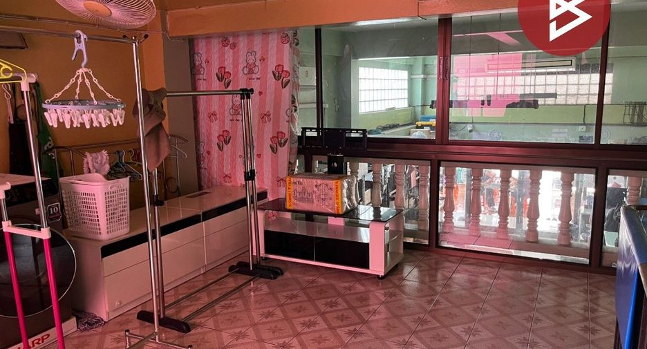 For sale 3 bedrooms retail Space in Phra Samut Chedi, Samut Prakan