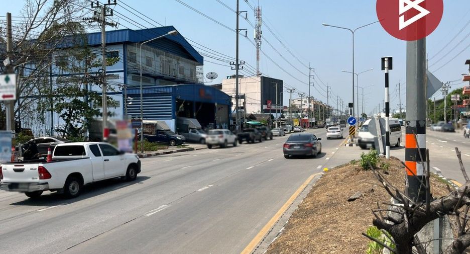 For sale 3 bedrooms retail Space in Phra Samut Chedi, Samut Prakan