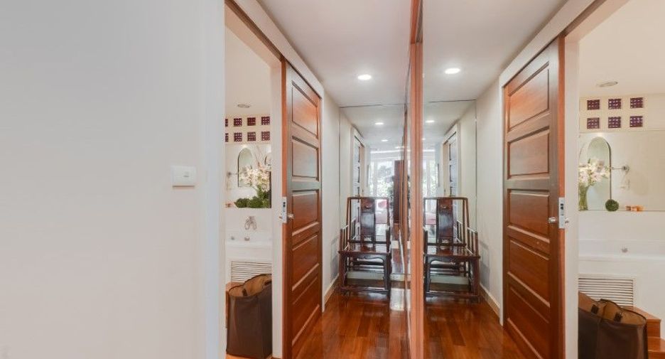 À vendre 3 chambres condo à Watthana, Bangkok