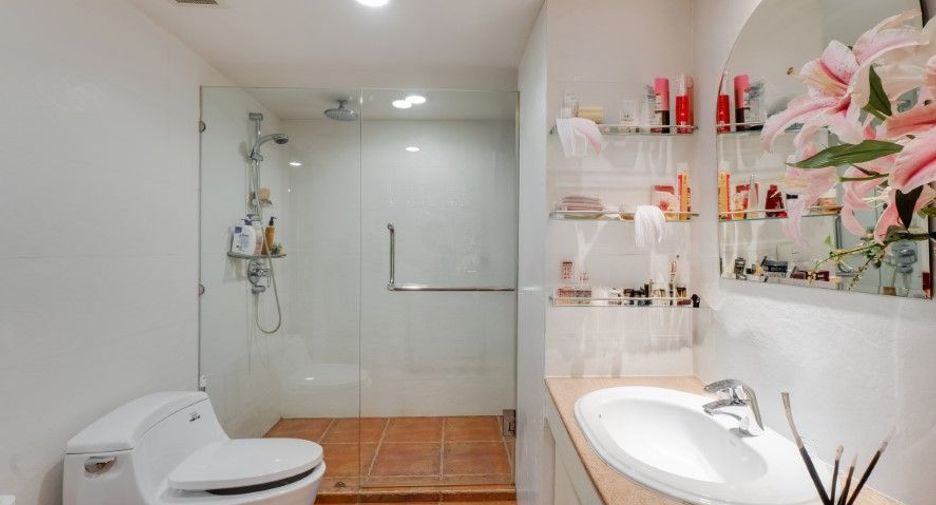 À vendre 3 chambres condo à Watthana, Bangkok
