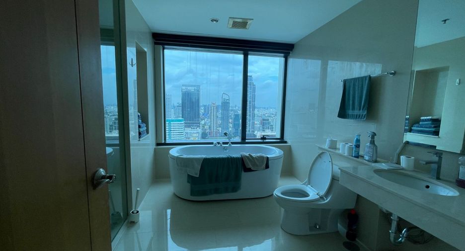 For rent 2 ベッドルーム condo in Pathum Wan, Bangkok