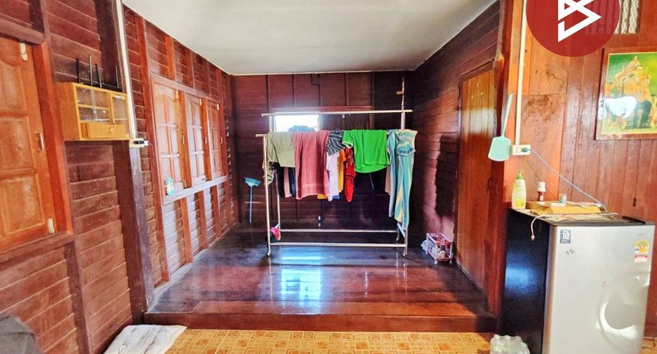 For sale 3 bedrooms house in Bang Mun Nak, Phichit