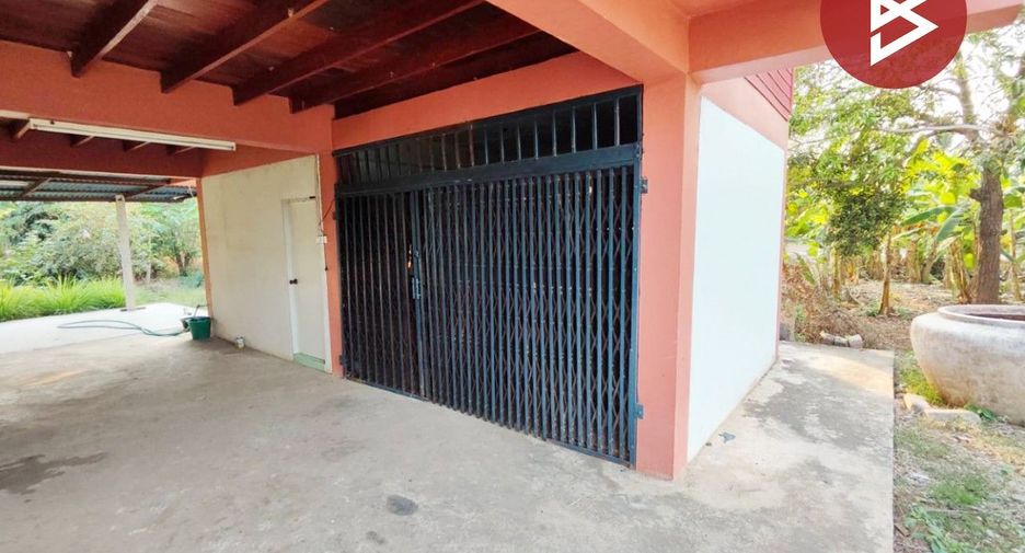 For sale 3 bedrooms house in Bang Mun Nak, Phichit