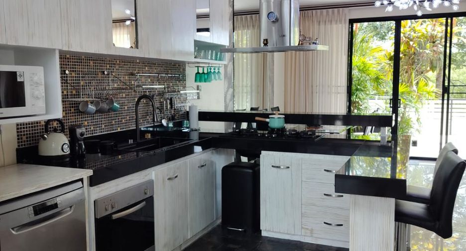 For sale 3 bedrooms villa in Thalang, Phuket