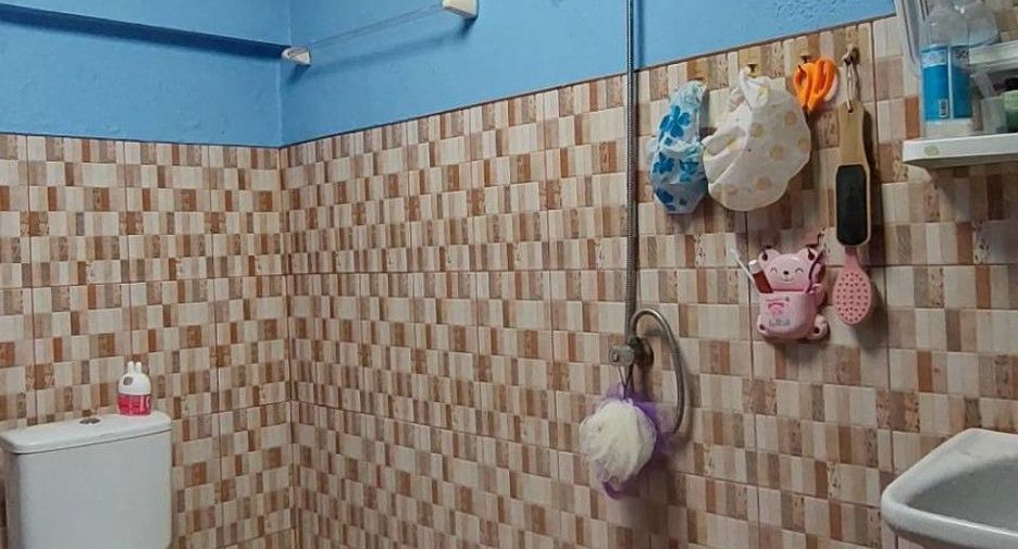 For sale 1 bed townhouse in Mueang Samut Prakan, Samut Prakan