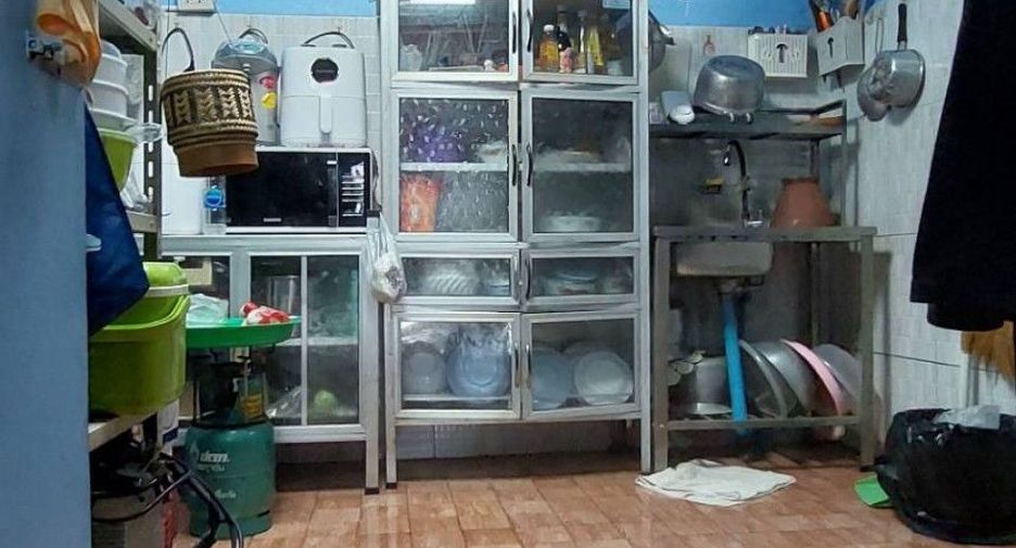 For sale 1 bed townhouse in Mueang Samut Prakan, Samut Prakan