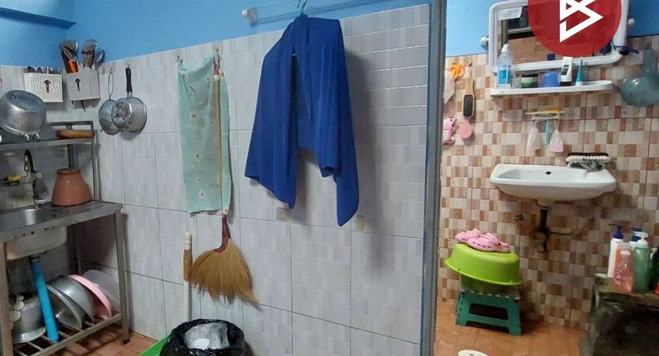 For sale 1 bed townhouse in Mueang Samut Prakan, Samut Prakan