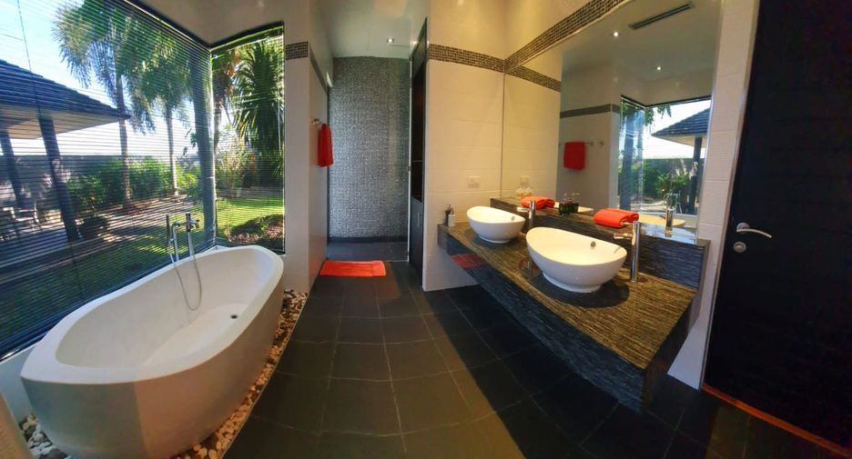 Villa zum Kauf mit 5 Zimmer in Thalang, Phuket