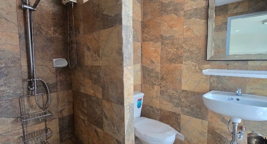 À vendre 1 chambre condo à Mueang Chon Buri, Chonburi