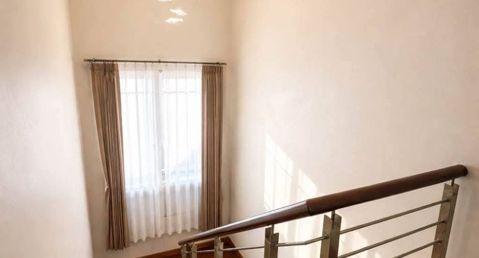 For sale 5 bedrooms house in Mueang Chiang Mai, Chiang Mai