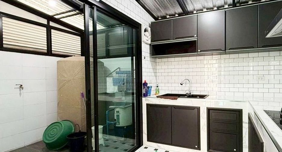 For sale 3 ベッドルーム townhouse in Phra Pradaeng, Samut Prakan