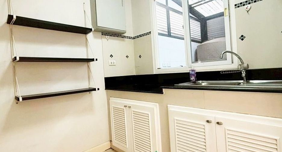 For sale 3 ベッドルーム townhouse in Phra Pradaeng, Samut Prakan
