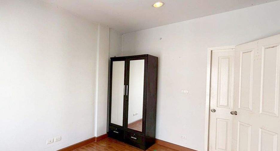 For sale 3 ベッドルーム townhouse in Phra Pradaeng, Samut Prakan