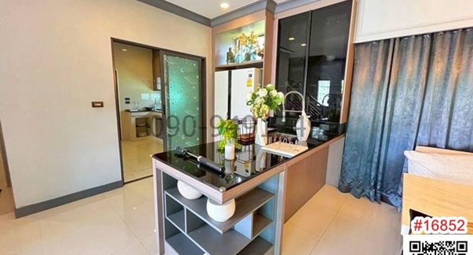 For rent 4 bedrooms house in Thawi Watthana, Bangkok