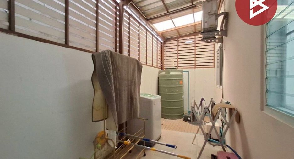 Casa adosada en venta de 4 habitaciones en Mueang Samut Sakhon, Samut Sakhon