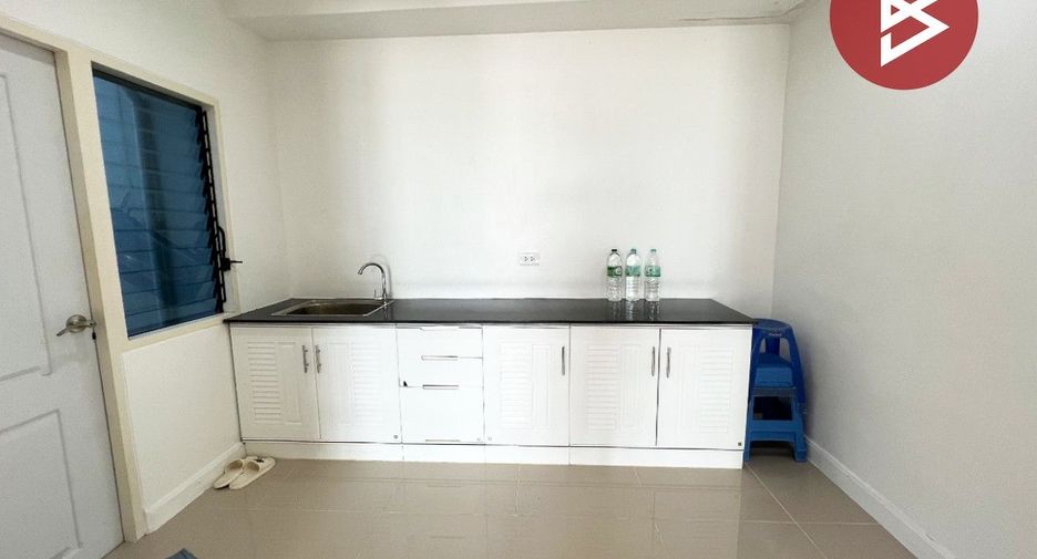 For sale 3 bedrooms townhouse in Phan Thong, Chonburi