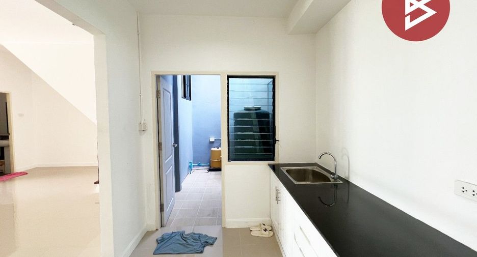 For sale 3 bedrooms townhouse in Phan Thong, Chonburi