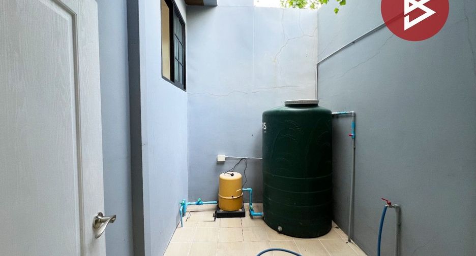 For sale 3 bedrooms townhouse in Phan Thong, Chonburi