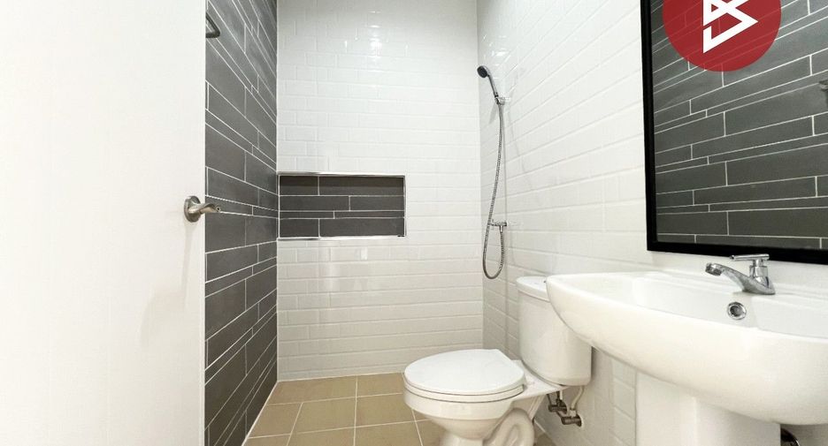 For sale 3 bedrooms townhouse in Phan Thong, Chonburi