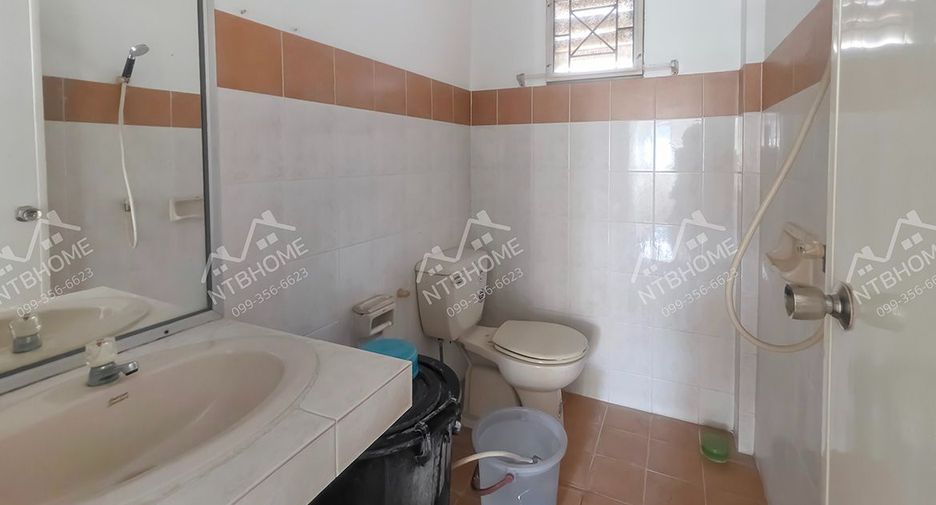 Casa adosada en venta de estudio en Bang Yai, Nonthaburi