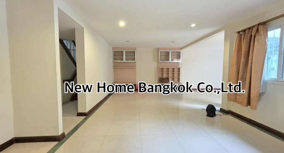 For rent and for sale 2 bedrooms townhouse in Watthana, Bangkok