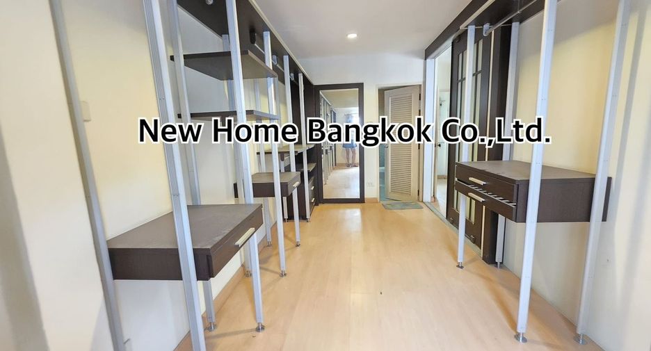For rent and for sale 2 bedrooms townhouse in Watthana, Bangkok