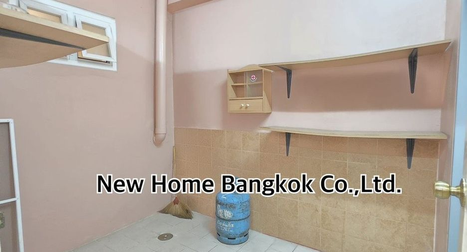 For rent and for sale 2 bedrooms townhouse in Watthana, Bangkok