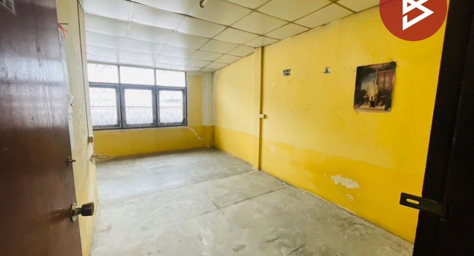 For sale 3 bedrooms townhouse in Phra Khanong, Bangkok
