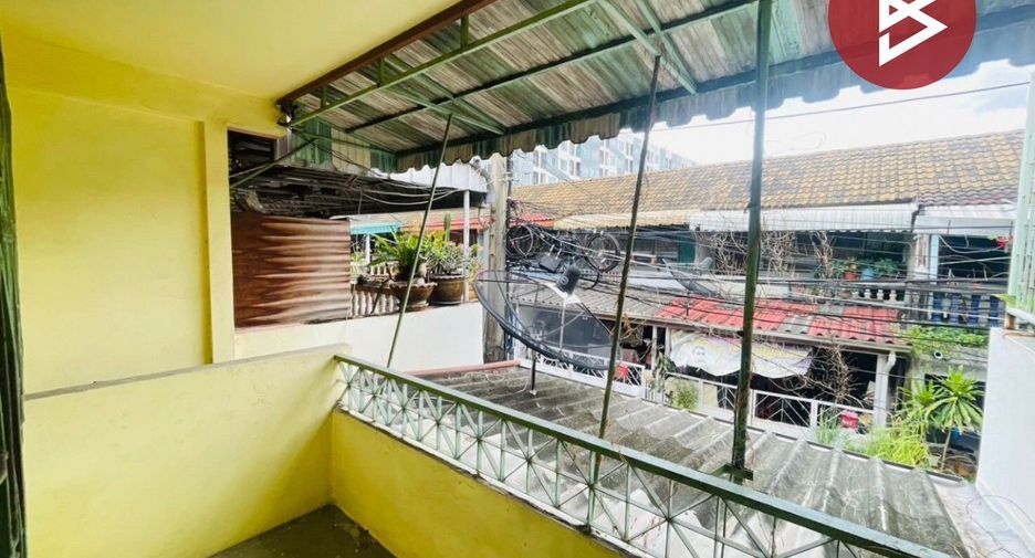 For sale 3 bedrooms townhouse in Phra Khanong, Bangkok