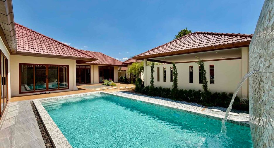 Villa en alquiler de 4 habitaciones en Bang Lamung, Chonburi