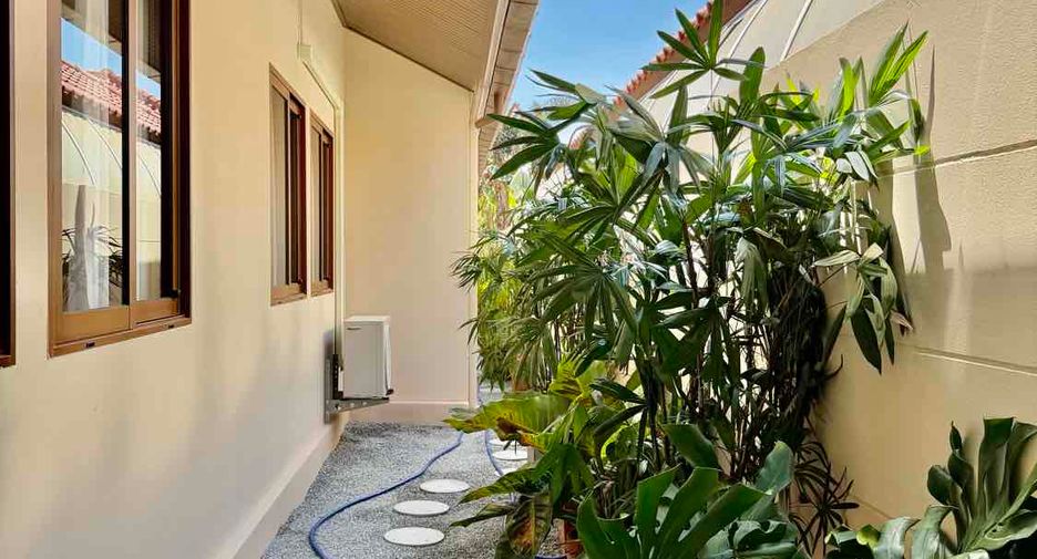Villa en alquiler de 4 habitaciones en Bang Lamung, Chonburi