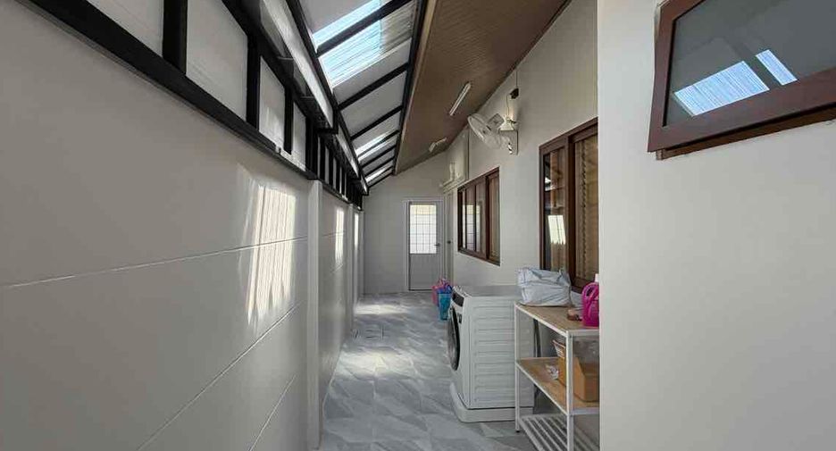 Villa en alquiler de 4 habitaciones en Bang Lamung, Chonburi